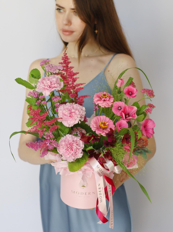 НЕЖНЫЙ БУКЕТ В ШЛЯПНОЙ КОРОБКЕ