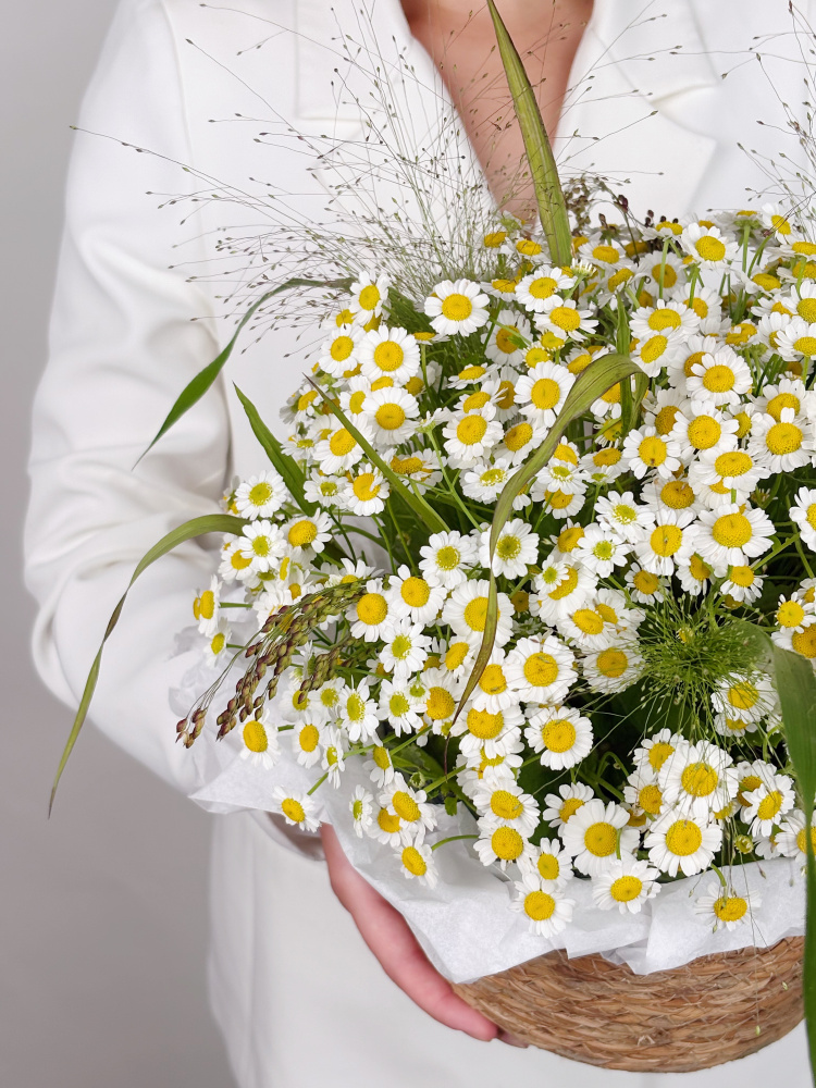 КОРЗИНА С РОМАШКОЙ И ЗЛАКАМИ